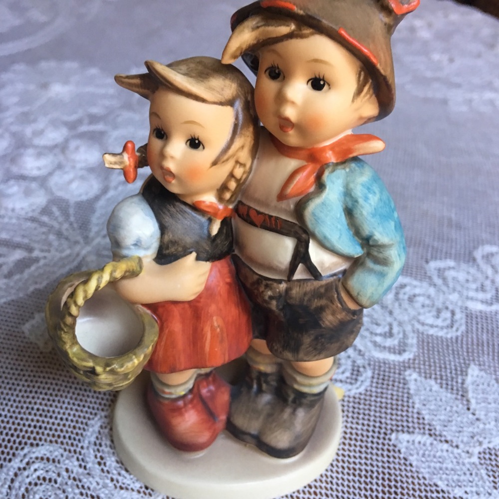 Hummel figurine Surprise
